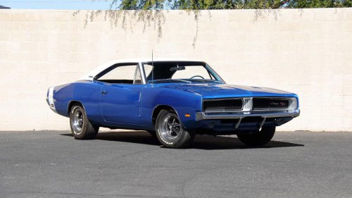 15 American Muscle Cars That Still Turn Heads