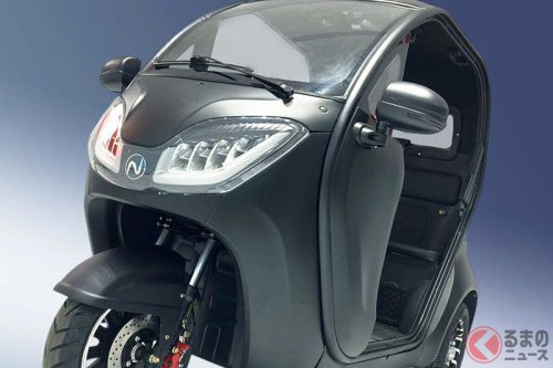 新車89万円で“3人”乗れる！ 小さな「新型トライク」に反響殺到！「地方の高齢者に良い！」「いや都会に最適だね」と議論も！ 安心・安全なダイゾー新型「NEO-ONE」販売スタート！
