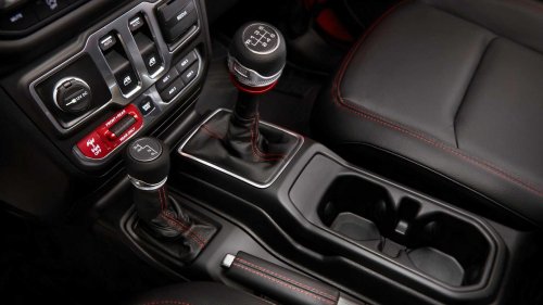 The last 2 SUVs left in America with a manual transmission