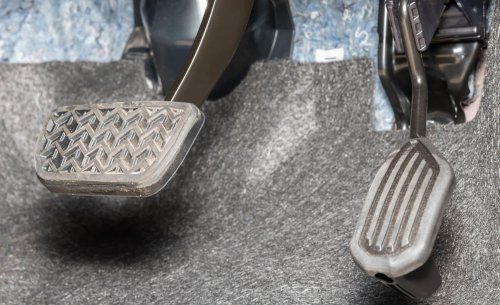 Citroën, ¿Por qué los pedales del coche están dispuestos así? La lógica tras el orden del embrague, freno y acelerador