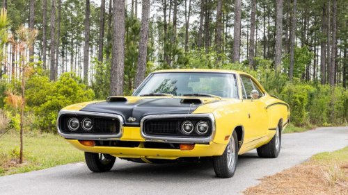 15 American Muscle Cars That Still Turn Heads
