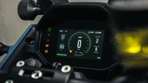 10 motorcycles that stay smooth at highway speeds