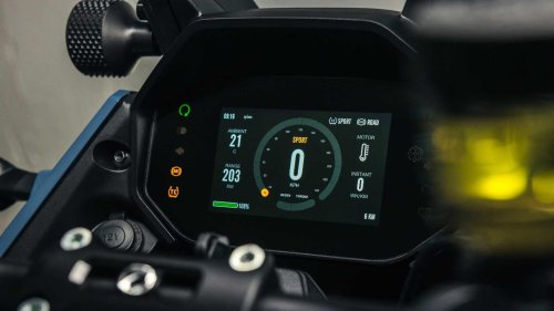10 motorcycles that stay smooth at highway speeds