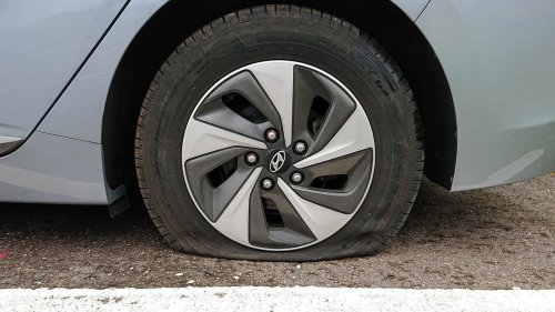 10 Things That Cause Flat Tires &amp; 10 Tips On What To Do If You Get One