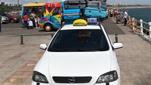 10 Things That Cause Flat Tires &amp; 10 Tips On What To Do If You Get One