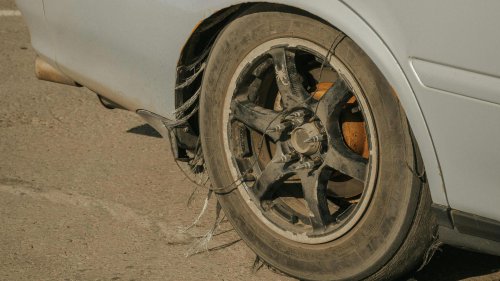 10 Things That Cause Flat Tires &amp; 10 Tips On What To Do If You Get One