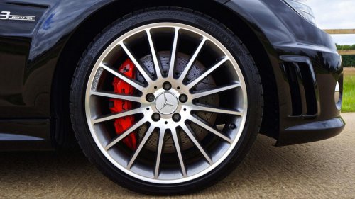 10 Things That Cause Flat Tires &amp; 10 Tips On What To Do If You Get One