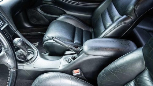 10 Incredibly Useful Classic Car Features We Want Back In Modern Cars