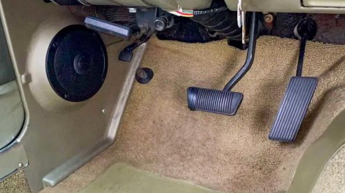 10 Incredibly Useful Classic Car Features We Want Back In Modern Cars