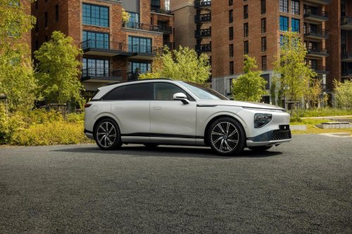 La nueva revolución del coche eléctrico ya no es la autonomía, es el tiempo de carga y estos son los tres que menos tardan