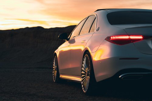 『高級車』って何万円の車を指すの？一般的な定義とは？分類される車種も紹介