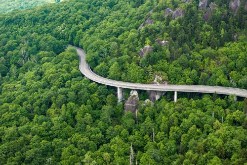 This Floating Road Along North Carolina’s Grandfather Mountain Required Engineers to Reinvent How Roads Are Built