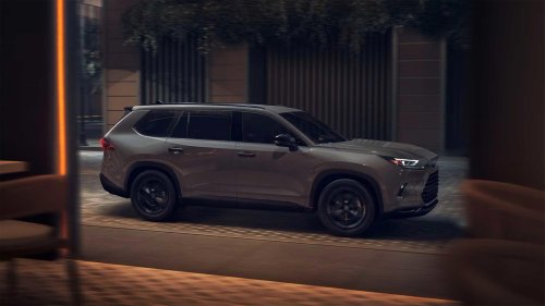 SUV, The Japanese three-row hybrid SUV with the highest MPG in 2026