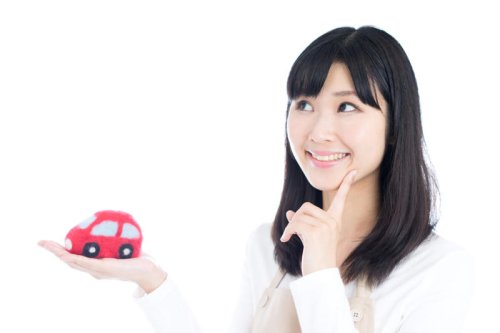 『高級車』って何万円の車を指すの？一般的な定義とは？分類される車種も紹介