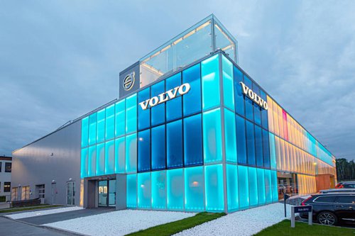 ノスタルジー爆発の「ボルボ200シリーズ」が未来仕様で復活！「240R」という名の電動モンスターが現る