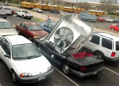 27 Questionable Car Moments That We Want No Part Of