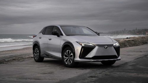 How the most reliable Genesis SUV compares to its closest Lexus rival