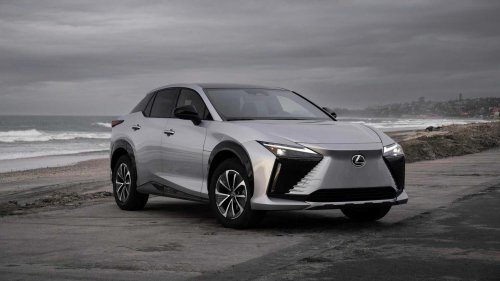 How the most reliable Genesis SUV compares to its closest Lexus rival