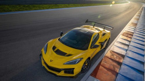 These 10 Upgrades Make The 2025 C8 Corvette Worth Every Dollar