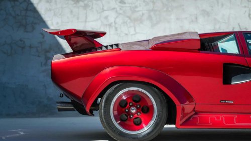 The most useless rear wing of all time was pure 80s insanity