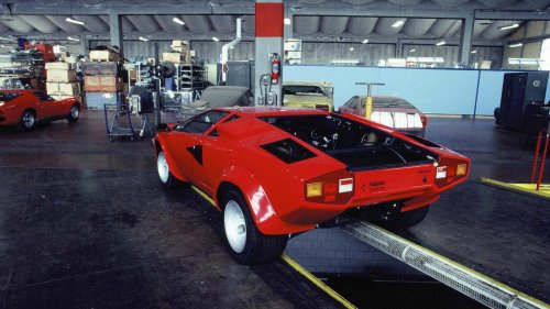 The most useless rear wing of all time was pure 80s insanity