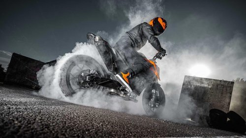 The performance bike for people who love automatic transmissions