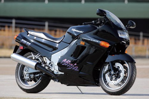 カワサキ「ZZ-R1100」の系譜｜300km/h時代の到来を告げる世界最速グランツーリスモ！【バイクの歴史】