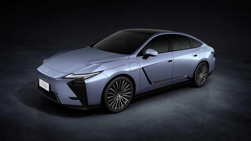 BMW, BMW 3 Series, The Japanese luxury sedan that leaves the BMW 3 Series in its dust