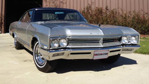 10 boring American classics that received ridiculously overpowered engines