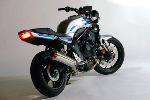 ホンダ「CB1000Fコンセプト」徹底チェック！ CBらしさあふれるスタイルで現代に蘇った“最強のF”