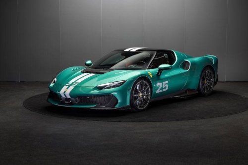 噂の新型モデル、フェラーリ296スペチアーレがついに登場！ デリバリーは2026年春 価格は約6500万円