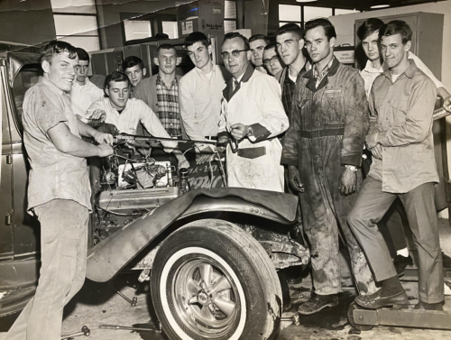 15 Gritty Photos of Mechanics That Are Pure Old-School Cool
