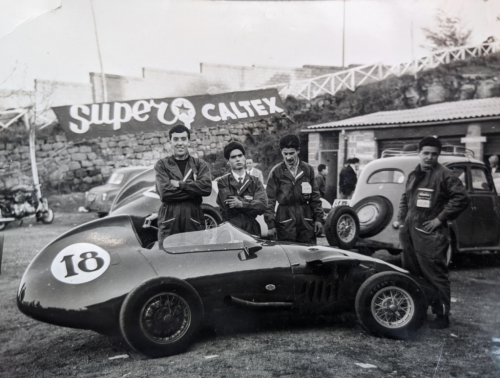 15 Gritty Photos of Mechanics That Are Pure Old-School Cool