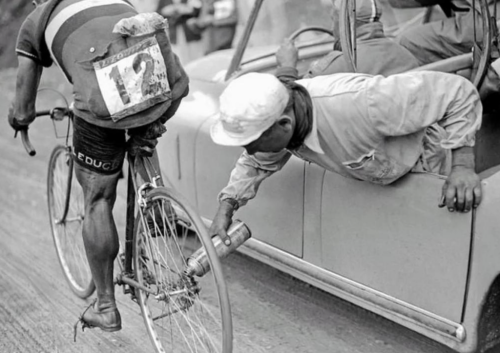 15 Gritty Photos of Mechanics That Are Pure Old-School Cool