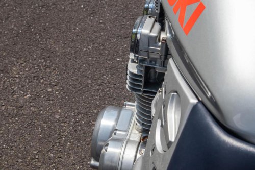 400カタナからステップアップ！ 26歳のオーナーは『GSX1100S KATANA』でカタナミーティング初参戦！【SUZUKI HEROES！／スズキ乗り突撃インタビューFile／KATANA MEETING 2024編 ⑥】