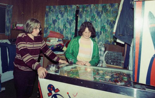 How to Make Money on a Pinball Machine Rescued from the Car Graveyard