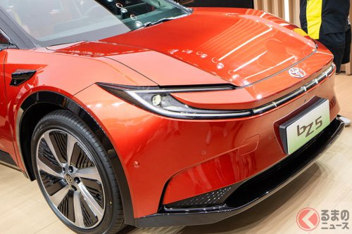 約254万円から！ トヨタ新型「クーペSUV」発表！ 流麗ボディ＆斬新サメ顔がカッコイイ！ “超豪華内装”の「bZ5」上海で発表！