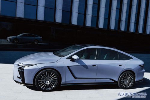 レクサス「新型ES」世界初披露【静粛性と乗り心地を極めた次世代モデルは、HEVとBEVで世界展開へ】