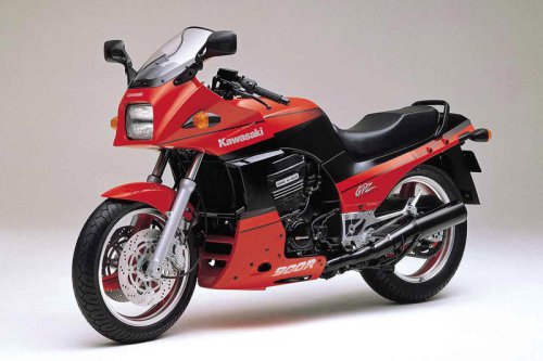 カワサキ「GPZ900R」の系譜｜時速250kmの世界を切り拓いた最強最速の初代ニンジャ【バイクの歴史】