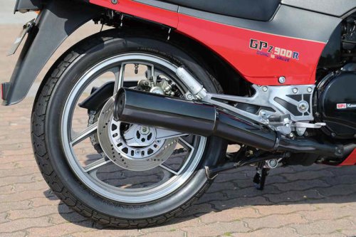 カワサキ「GPZ900R」の系譜｜時速250kmの世界を切り拓いた最強最速の初代ニンジャ【バイクの歴史】