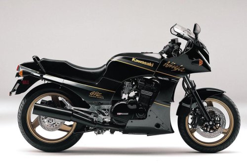 カワサキ「GPZ900R」の系譜｜時速250kmの世界を切り拓いた最強最速の初代ニンジャ【バイクの歴史】