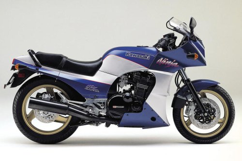 カワサキ「GPZ900R」の系譜｜時速250kmの世界を切り拓いた最強最速の初代ニンジャ【バイクの歴史】