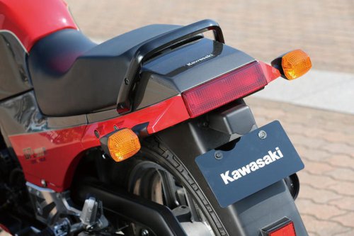 カワサキ「GPZ900R」の系譜｜時速250kmの世界を切り拓いた最強最速の初代ニンジャ【バイクの歴史】