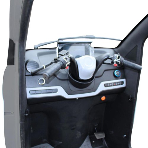 65万円の小型3輪EV「FAVICLE（ファビクル）」が登場。3人乗りで110km走行可能な電動トゥクトゥク