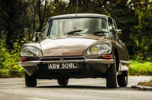 37 futuristic classic cars