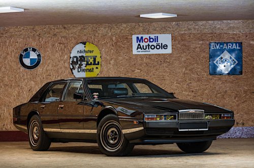 37 futuristic classic cars