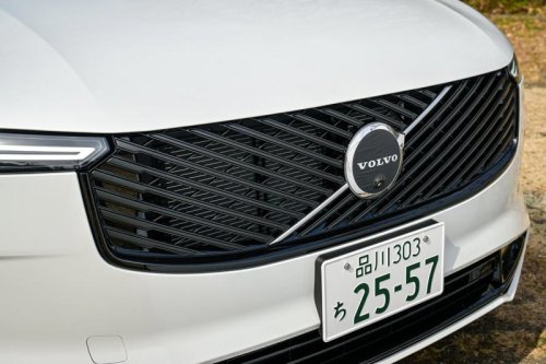 ボルボ XC90 ウルトラ T8 AWD PHEV、2025年2月の大幅改良で得た機能性と走りのプレミアム性