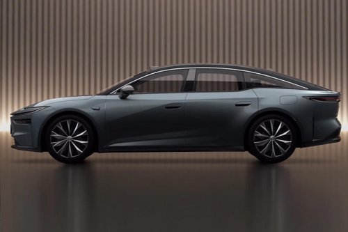 クラウンより大きく、プリウスより先進的！bZ7にトヨタが詰め込んだ「セダンへの執念」とは