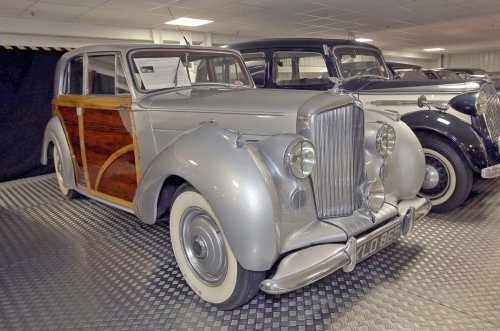 The man who owns 450 cars