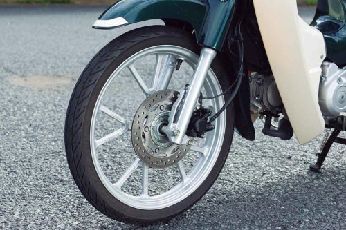 【レビュー】ホンダ「スーパーカブ110」インプレ（2025年）年齢も性別も関係なく楽しめる名車